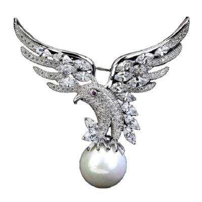 China Zicon White Animal Women Eagle Brooch For Men Gold Rhinestone Pearl Bird Glede Brooch Pins Crystal Swan Brooch Luxury Fashion for sale