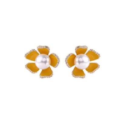 China Korean pearl flower earrings flower rhinestone flower earrings 2021 925 silver needle pearl flower earrings for sale