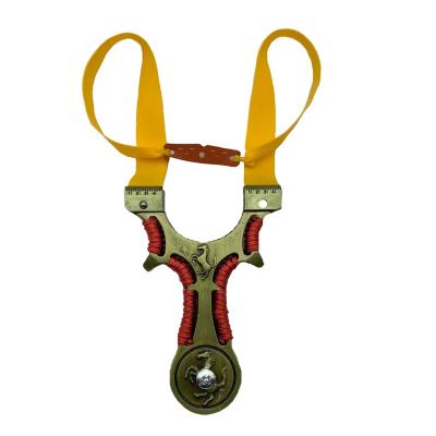 China Professional stainless steel slingshot outdoor sports shooting hunting slingshot with rubber band flat sports shooting for sale