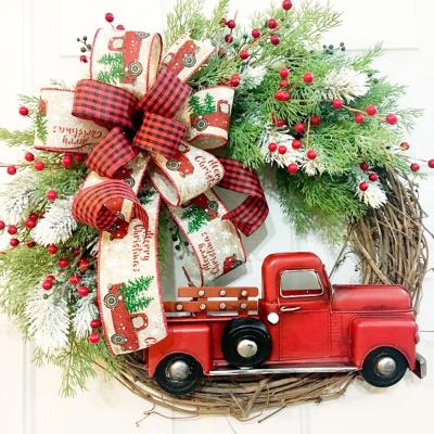 China Winter Red Wreath Christmas Decoration Lorry Truck Wreath Red Farm Christmas Wreath for sale