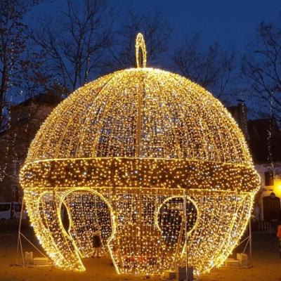 China Strong Festive Atmosphere Christmas Ball Arch Walk Through Arch Entrance Arch Christmas Ball Led Neon Decoration for sale