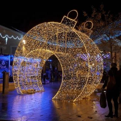 China Strong Festive Atmosphere Outdoor 3d Walk Through Christmas Light Pattern Bauble Ornament For Winter Illumination for sale