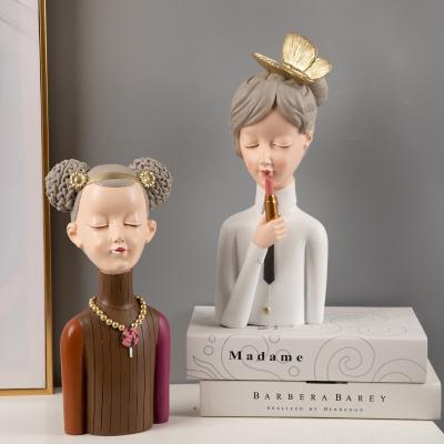 China Lovely Beautiful Lady Crafts Table Ornament Tray Girl Desktop Storage Decorations Hot Sale Home Resin Craft Decoration for sale