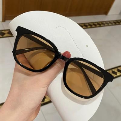 China Fashion Sunglasses 2022 New Ladies Vintage Shape Unique Brand Women Cat Eye Sunglasses Designer Famous Eyewear Female Sun Glass for sale