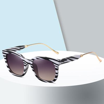 China Fashion Sunglasses Wholesale Women Square Logo Polarized Sunglasses Custom 2022 Fashion Sun Glass Oversized Black Shades Frame for sale