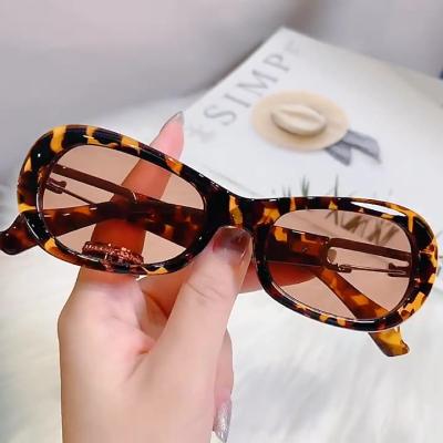 China Fashion Sunglasses 2022 New Trend Multicolor Oval Sunglasses Shape Brand Designer Retro Rivet Shades Sun Glasses For Women for sale