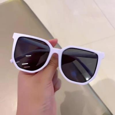 China Fashion Sunglasses 2022 Fashion Ladies Vintage Sun Glass Shades Square PC Frame Black Polarized Oversized Sunglasses UV400 For Women for sale