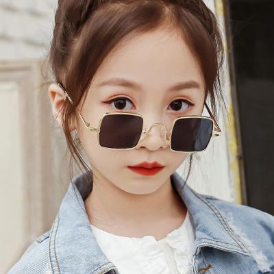 China Fashion sunglasses 2022 retro fashion hip hop style kids sunglasses metal square kids sun glass boys and girls baby sunglasses for sale