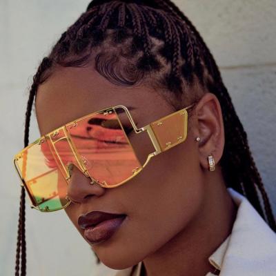 China Punk sunglasses 2021 fashion harena ladies oversized metal sunglasses European and American hot selling fashion sunglasses border for sale