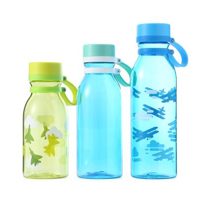 China Sustainable Tritan Custom Water Bottles Plastic Logo Sports Drinking Bottle With Straw Lid for sale