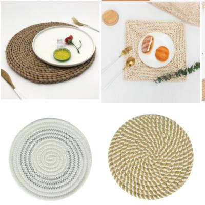 China Traditional Hot Sale Corn Husk Place Mat Heat Insulation Natural Woven Thick Tea Table Mats Heat for sale