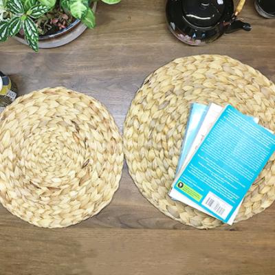 China Traditional Dish Mats Tableware Straw Woven Placemats Braided Corn Husk Pads for sale