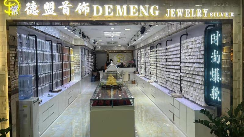 Verified China supplier - Guangzhou Liwan District Zhenrushang Jewelry Firm