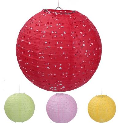 China 28g rice paper hollowed out white chinese hanging cylinder paper lanterns paper lanterns decoration for party chinese paper lantern lamp for sale