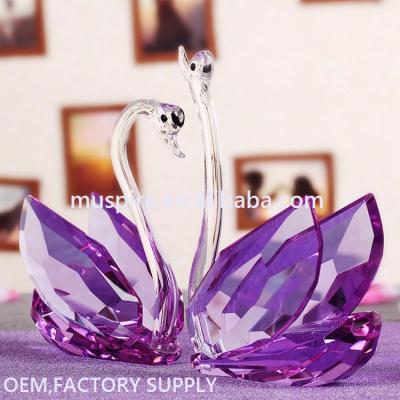 China Beautiful Couples Crystal Swan Wedding Souvenirs Gifts from Europe for sale