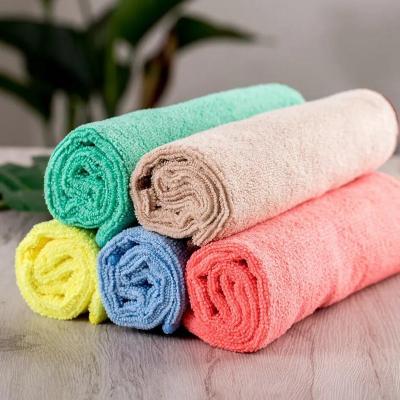 China Customized Lightweight Microfiber Towel Home Cleaning Soft Microfiber Cloth for sale