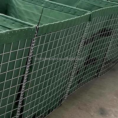 China Q195 Material Square Hole Green Defence Barrier for Defence Protection for sale