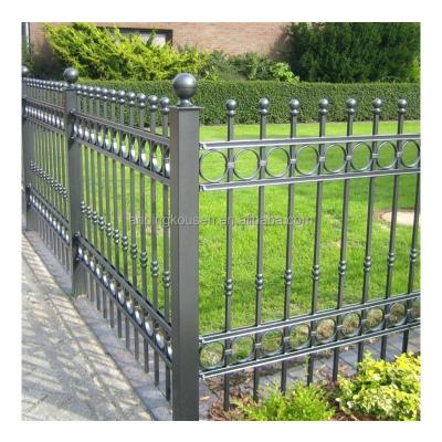 China 6ft x 8ft Flat Top Corten Metal Picket Steel Fence with Powder Coated Frame Finishing for sale