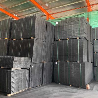 China Industrial Black Welded Wire Mesh Panels Construction Mesh for sale