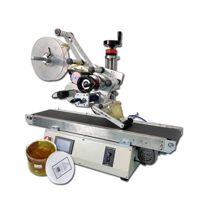 China Tabletop qtiquetadora products automatic flat pouch sticker bottle labeling machines for plastic bags flat surfaces for sale