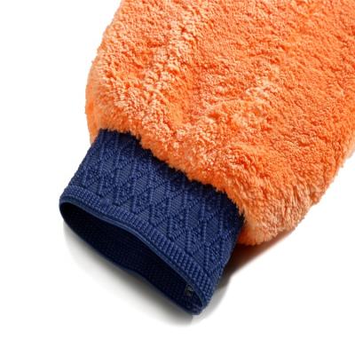 China Compressed Lint Free Car Using Microfiber Cleaning Glove for sale