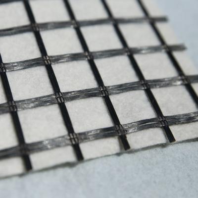 Китай Доработанный битум покрыл Glassfiber Geogrid 110-600gsm продается