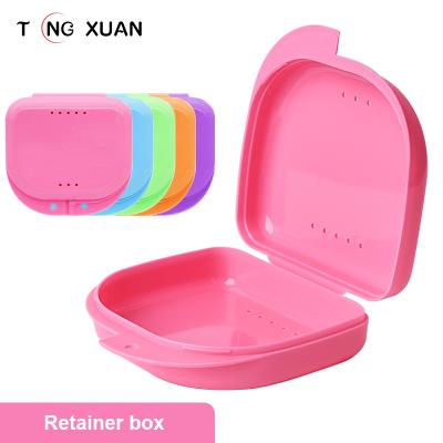 China Value Stylish Portable Adjustable Logo, Invisible Portable Retainer Box Half-mouth Tooth Storage Box Dental Material Orthodontic Oral Cavity Brac for sale