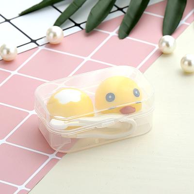 China Customizable Lovely Small Plastic Cute Sensitive Yellow Duck Duplex Contact Lens Case Companion Portable Easy Carrying Set Box en venta