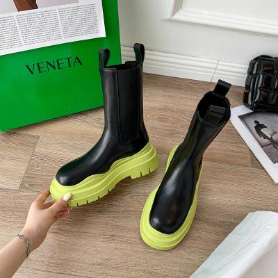 China Waterproof 2021 New Arrivals Genuine Leather Thick Soled Chelsea Women White Waterproof Women Boot for sale