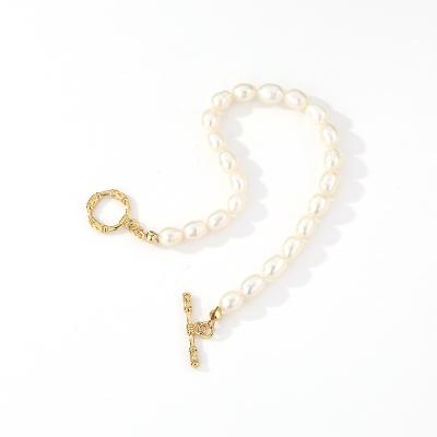 China TRENDY Hot Popular Jewelry Bracelets With Brass Gold Plated Toggle Clasp Freshwater Pearl Bracelets for sale