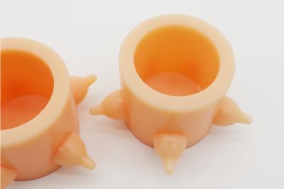 Cina Ciotola di autoalimentazione del capezzolo del silicone 5, alimentatore del latte del cucciolo del silicone in vendita