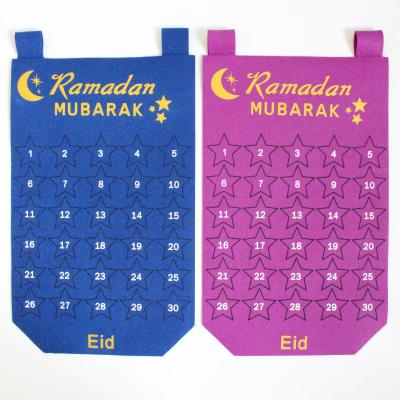 China Ramadan Festival Decoration Ramadan Mubarak Gift Home Decoration Muslim 2022 Ramadan Advent Fabric Wall Calendar for sale