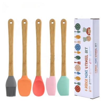 China Sustainable 5 Piece Set New Small Silicone Spatula Silicone Baking Tools New Brush for sale