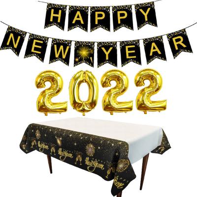 China 2022 Foil Film Gold Table Cloth Black Flag Pulling Foil Set Foil Balloon Happy New Year Disposable Table Cloth for sale