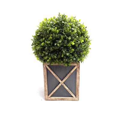 China Christamas Green Plant Artificial Boxwood Topiary Ball With Square Plant Pots for sale