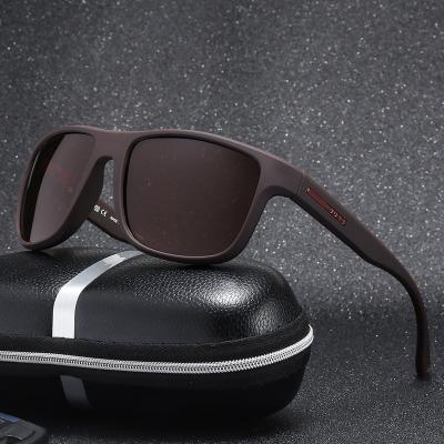 China Fashion Sunglasses New Arrival Men Sunglass Polarized American Fashion Eyewear And European Style Driving PC Square Frame 1904 Unisex for sale