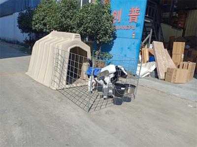 China PE Material House Isolation Room Calf Shelters Plastic Calf Hutch 2200 * 1500 * 1550 mm for sale