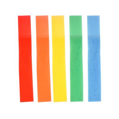 China Cinturão de pernas de vaca de nylon colorido com ligação de velcro 49x332mm Gestão de rebanho de gado e ovelhas à venda