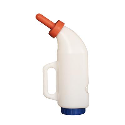 China 2L PE Calf Feeder Calf Milk Bottle With Teat Crosscut Handheld Bottle for sale