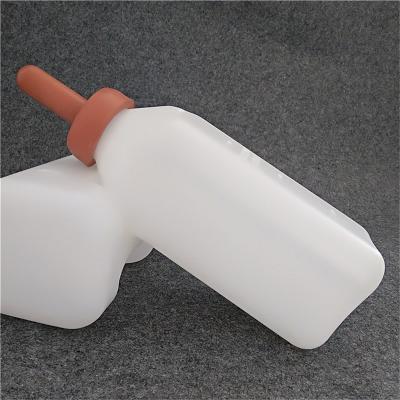 China 2L Square Body Anti Slip PE Calf Bottle For Newborn Calves for sale