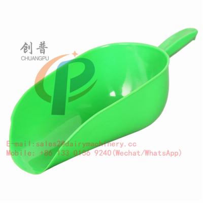 China Plastic voerlepel met groene kleur, de zwarte lepels van het paardvoer, het voerlepel van het kippenlandbouwbedrijf Te koop