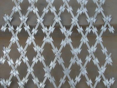 China 28mm Security Wire Fencing Mesh Diamond Hole Razor Mesh Wire 150X300 mm for sale