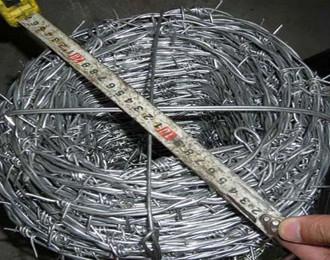 China Airports / Commercial Sites Roll Of Barbed Wire 304 430 316 SS Materials for sale