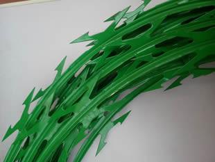 China Custom Green Color Stainless Steel Barbed Wire , Razor Blade Barbed Wire for sale