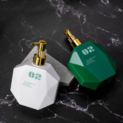 China 300ml PETG Green/Whitew Polyhedron Smooth With Golden Pump For Shampoo Lotion Bottle for sale