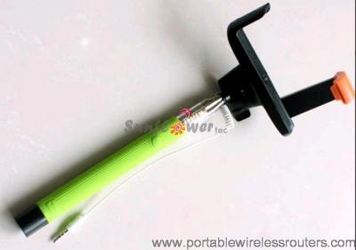 China monopod del selfie del smartphone del iPhone 5/5s Blackberry con el alambre colorido en venta