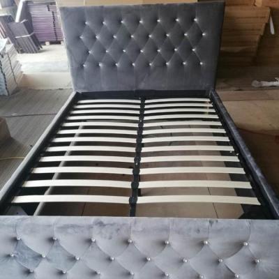 China Comfortable Bedroom Furniture Velvet Upholstered Bed for sale