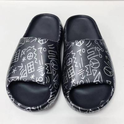 China Cushioning Summer Fashion High Quality Light Weight Anti-slippery Outdoor Rubber Durable Beach Soft Cushioning Anti-skid Slippers for sale