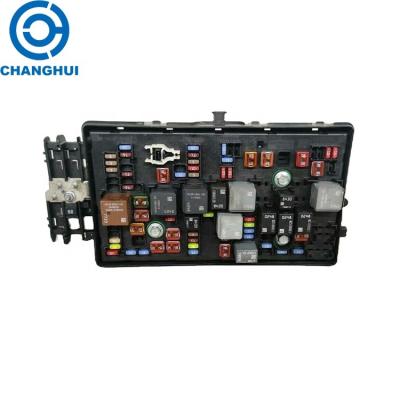 China High Quality Car Safety DC Electronics Relay Junction Box Vehicle Engine Fuse Box 13275888 Fit For GM 09-17 Majestic/ for sale