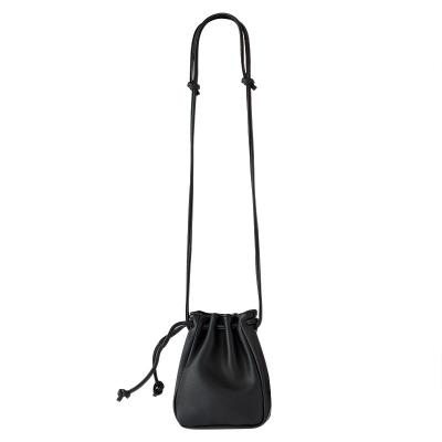 China Cool Cute Leather Girls Drawstring Bag Mini Bucket Bag Mobile Phone Pouch Cross Bucket Body Bag for sale